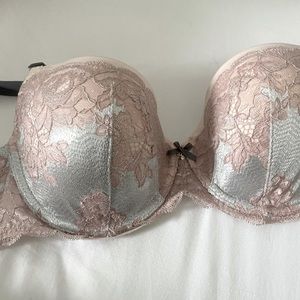 NWT Sexy Victoria's Secret Dream Angels Bra Rhinestone and lace detailing